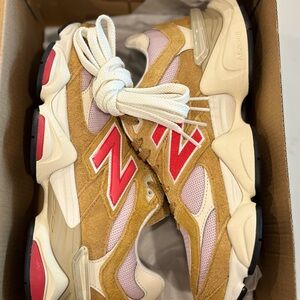 New Balance 9060 Sneakers in Great Plains/Twilight Haze/True Red - Size 9.5 Wom